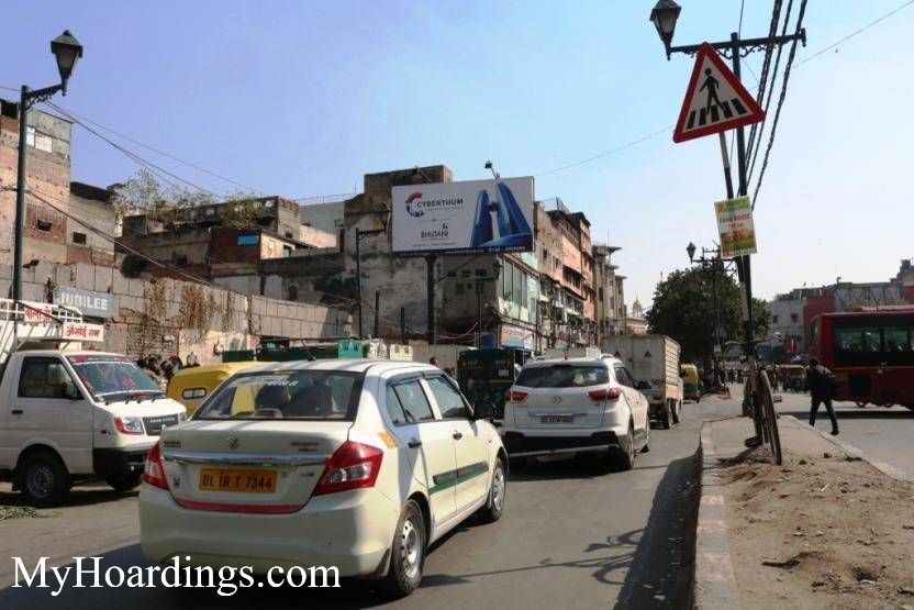 OOH Advertising HC Sen Marg towards Sheeshganj Gurudwara New Delhi, Unipole Agency in New Delhi, Flex Banner